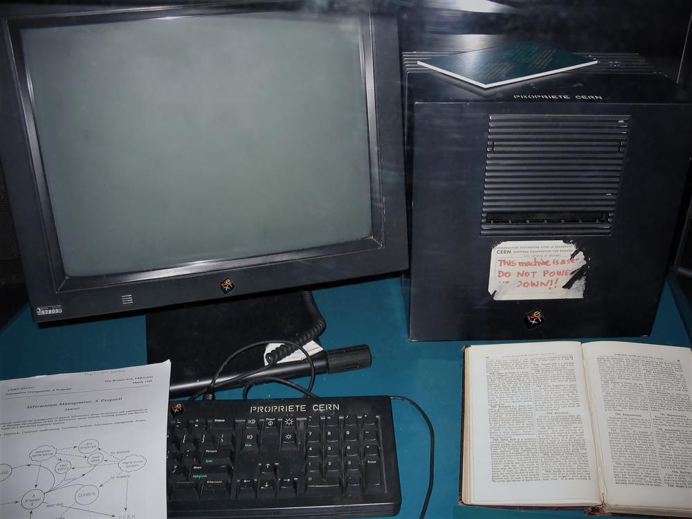 The First WWW Server